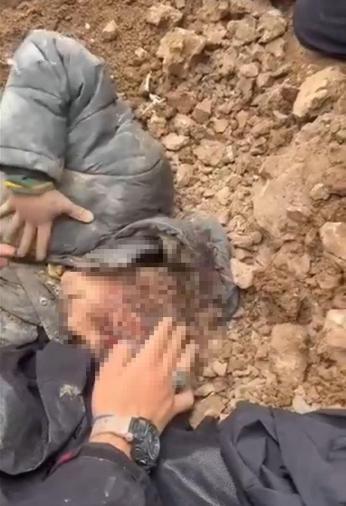 Kayıp olarak aranan çocuk, başından yaralı ve vücudunun bir kısmı toprağa gömülü bulundu