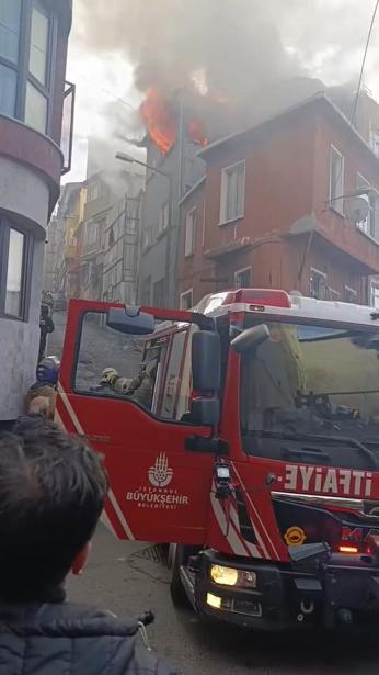 Beyoğlunda havluyu elektrikli sobada kurutmak istedi, yangın çıktı: Kendimde yanıyordum, son anda kurtuldum