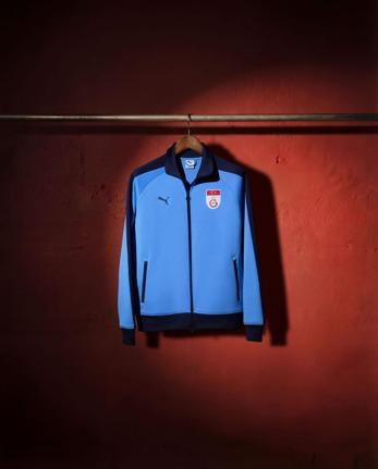 Galatasarayın 1980-81 sezonu formaları retro koleksiyon ve 5 yıldızla yeniden hayat buluyor