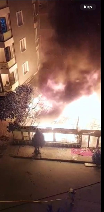 Sancaktepede restoranda yangın