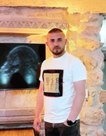 Boşanma aşamasındaki eşini çocuğunun gözü önünde bıçakladı