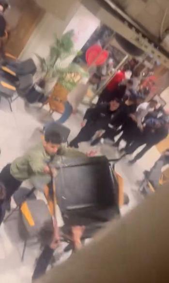 Sultangazide trafik tartışmasında aracından inen sürücüyü mahalleliler darbetti