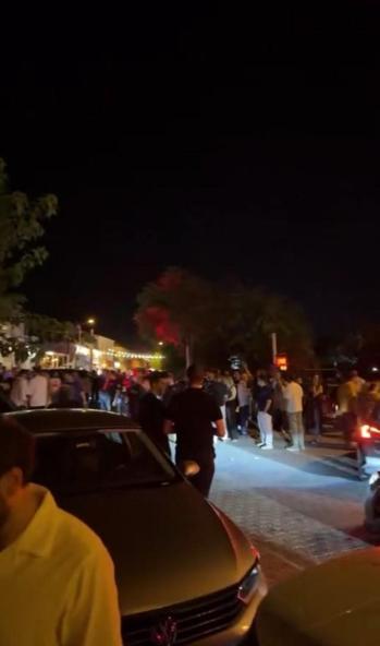 Çeşmede eğlence mekanında taşkınlık çıkarıp, işletmeciyi ayağından vurdular