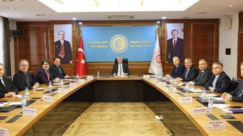 Bakan Bolat, Türkiye Giyim Sanayicileri Derneği temsilcileriyle bir araya geldi