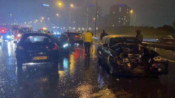 Eyüpsultan TEM Otoyolu’nda 7 aracın karıştığı zincirleme kaza: 2 yaralı