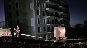 Malatya'da şantiye alanında kamyonun altında kalan işçi öldü