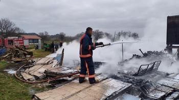 Edirne’de iki ayrı ilçede çıkan yangında 2 ev kullanılamaz hale geldi
