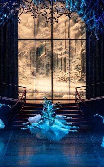 Zamansız yılbaşı klasiği 'Fındıkkıran Balesi' yeniden sahnede