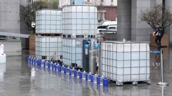 İstanbul, Tekirdağ ve Antalya'da ele geçirilen 45 bin ton kaçak alkol emniyette sergilendi