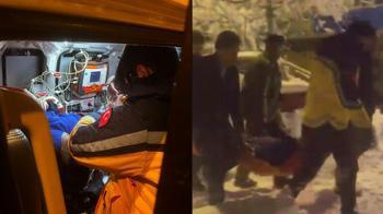 Yolu kapalı köyde sandalyeden düşüp başını çarptı, paletli ambulansla hastaneye ulaştırıldı