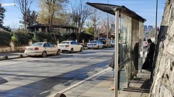 Esenler'de puset içerisinde otobüs durağına bırakılan 1 aylık bebek koruma altına alındı