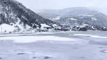 Buz tutan Çubuk Gölü, dronla görüntülendi