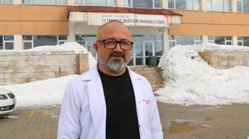 Deniz öğretmen, 26 yıl sonra ilk görev yeri Yüksekova’ya geri döndü