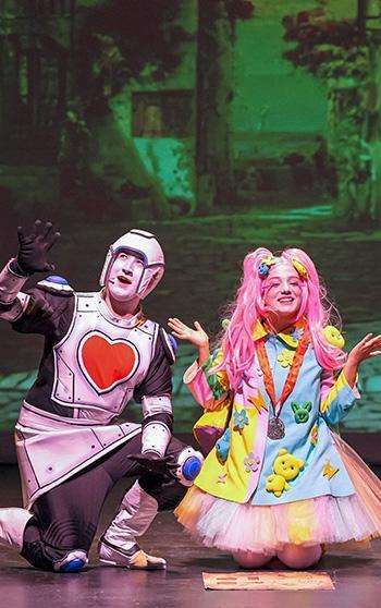 Şubatta perde sanat için açıldı