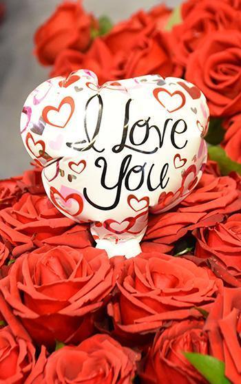 İzmir'de Sevgiler Günü'ne özel 2,5 milyon gül