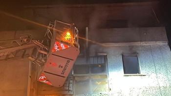 Bağcılar’da karton bardak imalathanesinde yangın