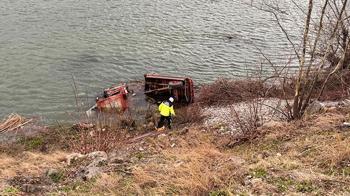 Traktör Kızılırmak'a yuvarlandı: 1 ölü, 1 yaralı
