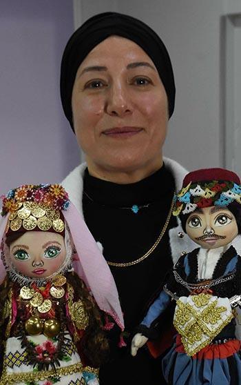 Yöresel kıyafetleri bez bebeklerde yaşatıyor