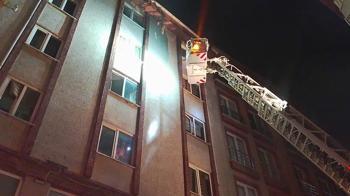 Silivri'de bina girişindeki elektrik trafosu yandı: 2 kişi dumandan etkilendi