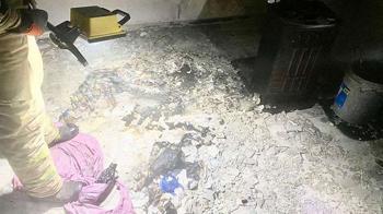 Sobadan çıkan kıvılcımlar, yangına neden oldu; 3 kişi hastaneye kaldırıldı