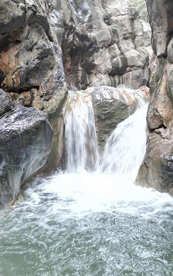 Spil Dağı Milli Parkı'ndaki 'Saklı Kanyon' yeniden akmaya başladı