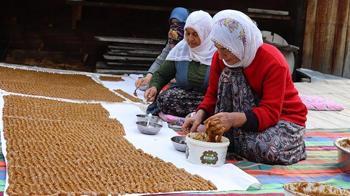 Asırlık kış lezzeti; keş tatlısı yazın hazırlanıp kışın sofralara geliyor