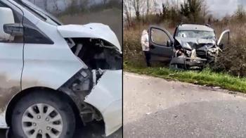 İki araç kafa kafaya çarpıştı: 1 ölü, 4 yaralı