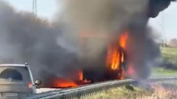 Edirne’de domates yüklü TIR alev alev yandı; o anlar kamerada