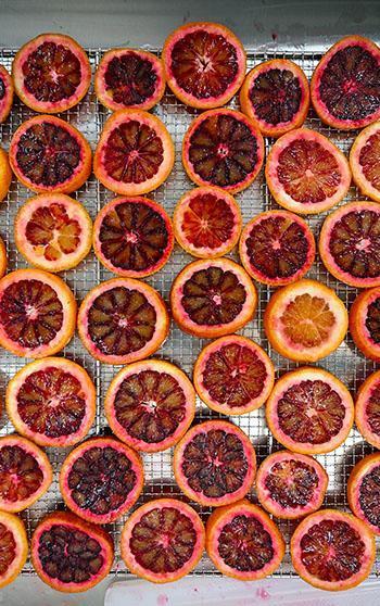 Coğrafi işaretli kan portakalı, kadın emeği ile geleceğe taşınıyor