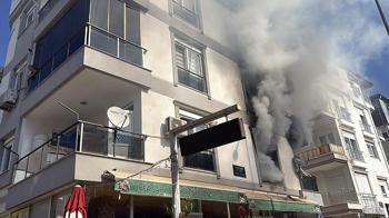 Antalya'da yangın; mahsur kalanlar kurtarıldı