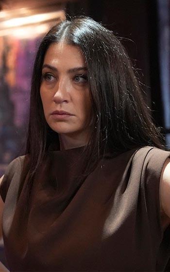 Eşref Rüya’nın hırçın kızı