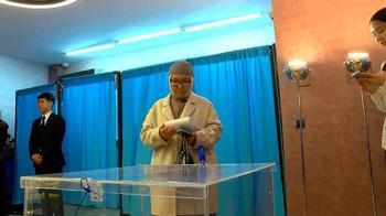 Kazakistan’daki anayasa referandumu için Başkonsoloslukta sandık kuruldu