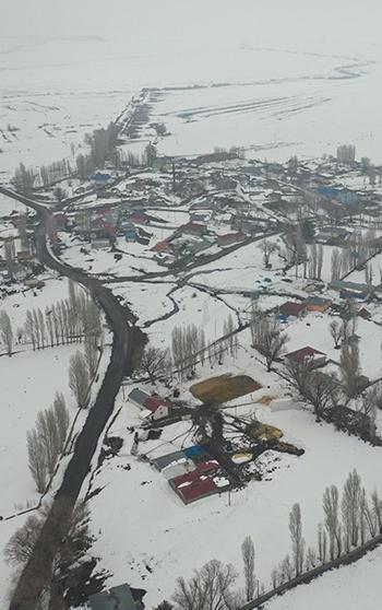 Kars’ta kar kalınlığı yarım metreyi geçti, köyler havadan görüntülendi