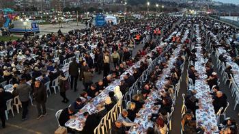 Tekirdağ sahilindeki iftar buluşmasına 8 bin kişi katıldı