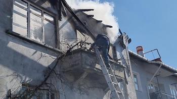 Evde çıkan yangını köydeki yangın vanalarıyla söndürdüler