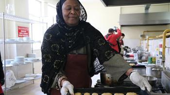 Bolu’da kardeşlik sofrası; 5 ülkenin bayram tatlıları aynı mutfakta