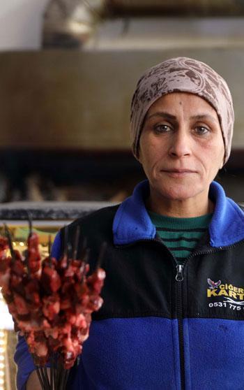 Ev kadınıydı bölgenin ‘kebapçı ablası’ oldu