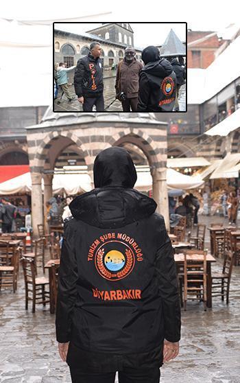 Diyarbakır'da turizm polisi, bayramda kente gelen turistlere 7 dilde hizmet veriyor