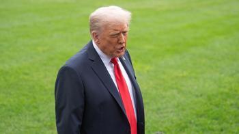 Trump: İran'la müzakereler sürüyor