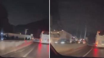 D-650’de 3 TIR’ın çarpıştığı kazada kilometrelerce araç kuyruğu oluştu