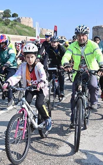 Çanakkale'de pedallar 'şehitlere saygı' için çevrildi