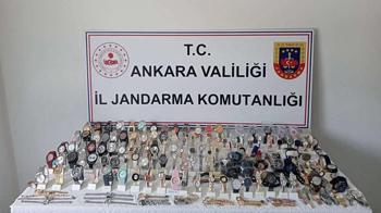 Ankara'da 3,2 milyon liralık kaçak saat ele geçirildi