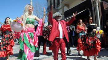 Edirne’de Dünya Romanlar Günü renkli görüntülerle kutlandı