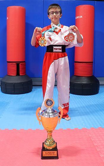 9 yaşındaki Yiğit Efe'nin hedefi, kick boksta Avrupa ve dünya şampiyonluğu