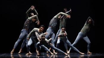 'Momentum' balesinin dünya prömiyeri Süreyya Operası'nda yapıldı