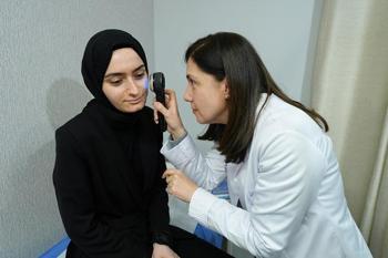 ‘Yüzdeki kızarıklık ve yanma Gül hastalığının habercisi olabilir’