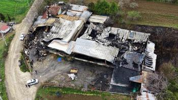 Meyve deposundaki yangının boyutu, gün ağarınca ortaya çıktı