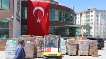 İran’a 6 yardım TIR’ı daha gönderildi