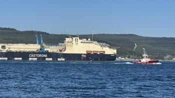 Boru döşeme gemisi, Çanakkale Boğazı'ndan geçti