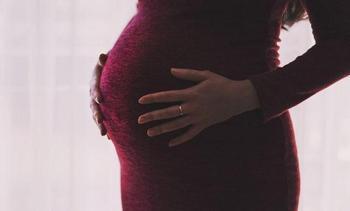 Doğum sonrası dönemde kadınların yüzde 56'sı işten ayrılıyor